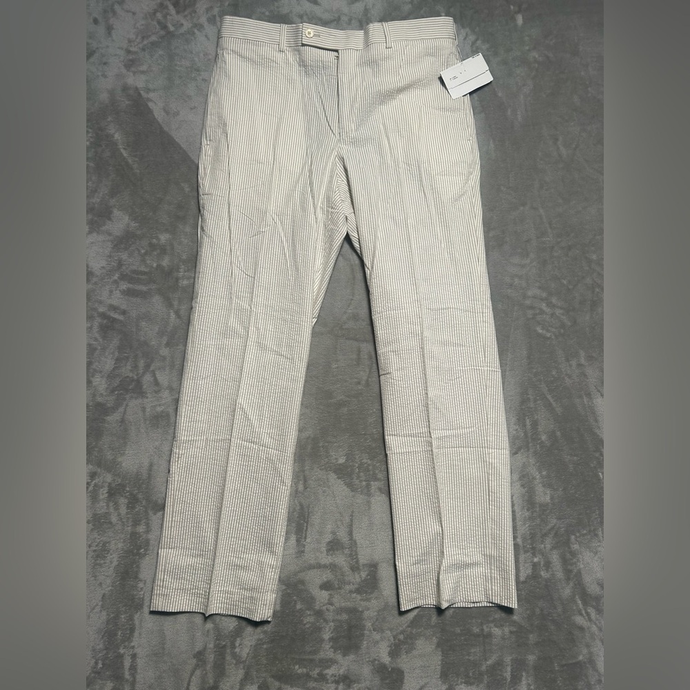 Lauren Ralph Lauren Men's Seersucker Chinos in White and Tan Stripe